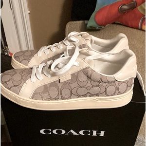 Women’s very nice sneakers